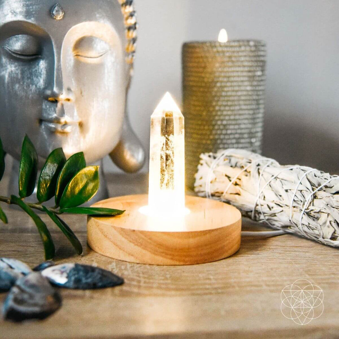 🌿 Bring Peace, Clarity & Good Vibes Home: The Healing Lamp with Clear Quartz